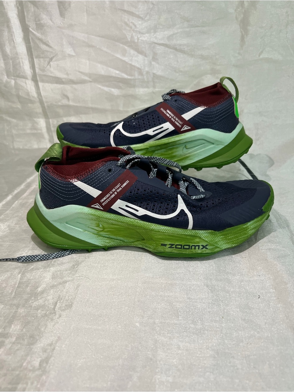 Nike ZoomX Womens Running Shoes Size 8 Blue Green Burgundy Athletic Sneakers - Picture 2 of 9